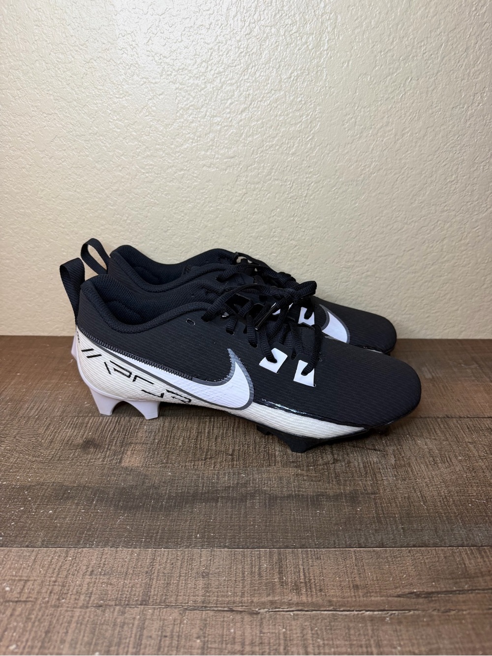Nike Vapor Edge Speed 360 2 “Black White”
- Size 9.5 Men.